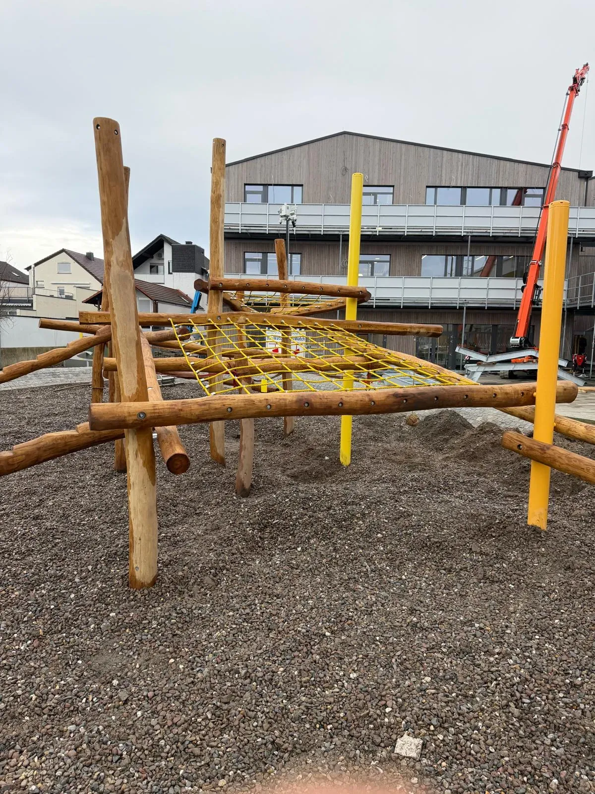 Robinien-Kletterparcours, montiert von Moshrif Spielplatzbau in Darmstadt