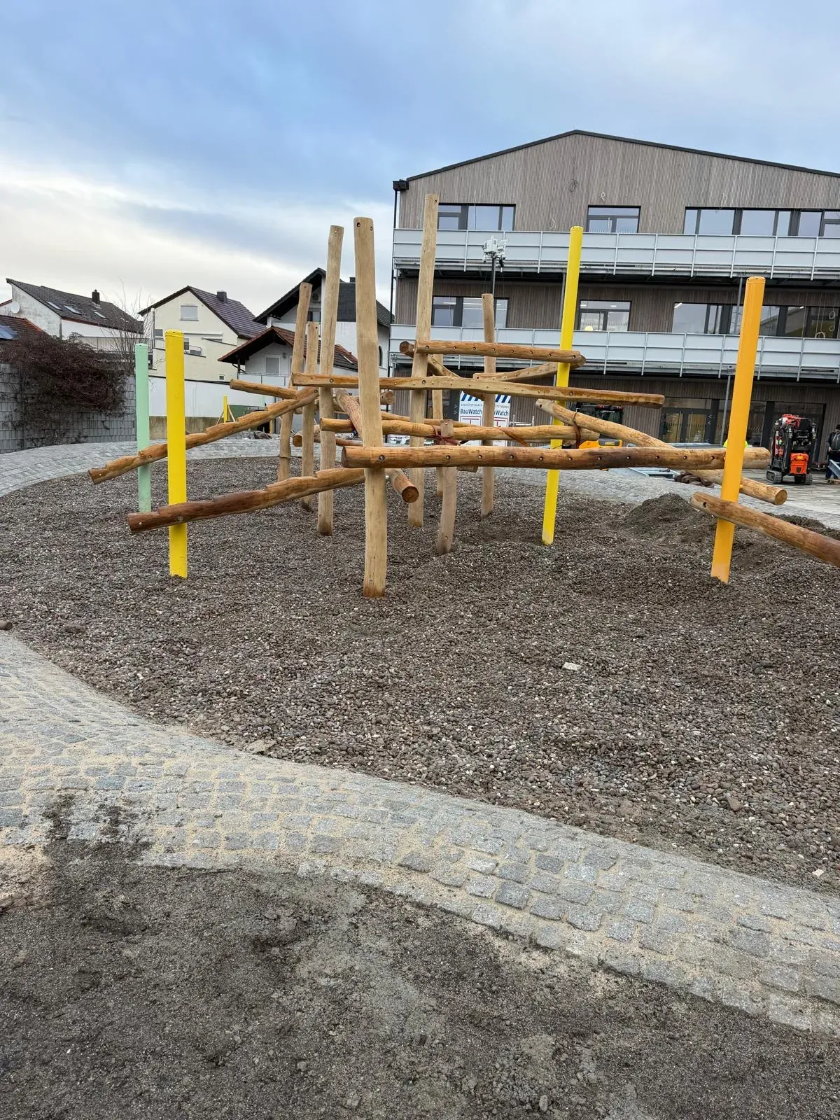 Robinien-Kletterparcours, montiert von Moshrif Spielplatzbau in Darmstadt, Foto 2